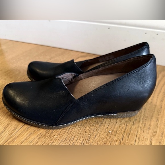 Dansko Liliana Wedge Women's Size 37(6.5-7) Black Leather Slip On Comfort Shoes - Picture 3 of 5